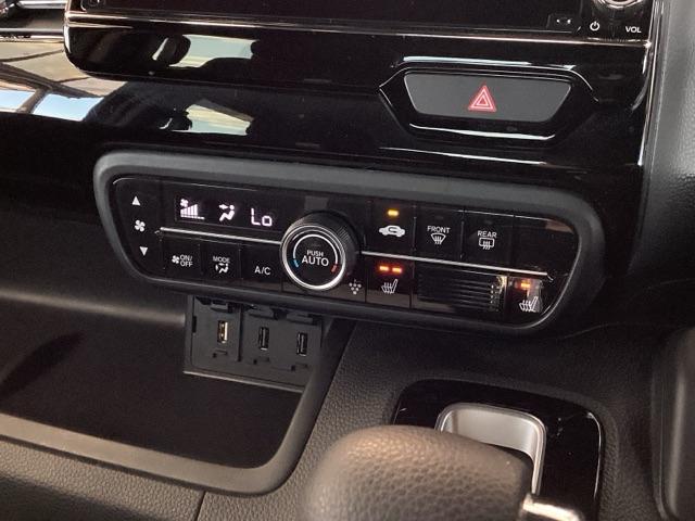 N-BOXカスタム L 純正ナビ フルセグ リアカメラ 両席電動スライドドア Pソナー サイドエアバッグ ナビTV Aストップ シートヒータ ベンチシート キーフリーシステム LEDライト クルーズコントロール AC ETC(13枚目)