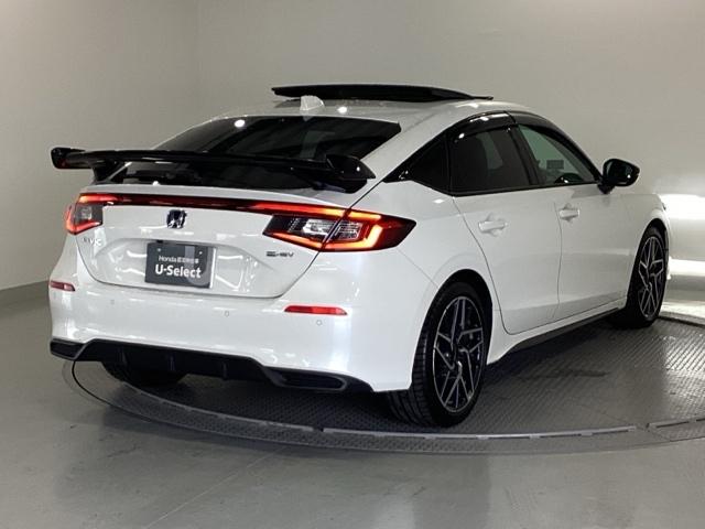 シビック e:HEVEX Google搭載ディスプレイオーディオ 衝突被害軽減ブレーキ Bカメラ シートヒーター ETC フルセグ LEDヘッドライト サイドカーテンエアバック サンルーフ オートライト パーキングセンサー(9枚目)