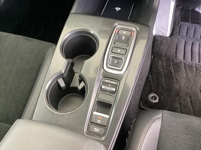 シビック e:HEVEX Google搭載ディスプレイオーディオ 衝突被害軽減ブレーキ Bカメラ シートヒーター ETC フルセグ LEDヘッドライト サイドカーテンエアバック サンルーフ オートライト パーキングセンサー(15枚目)