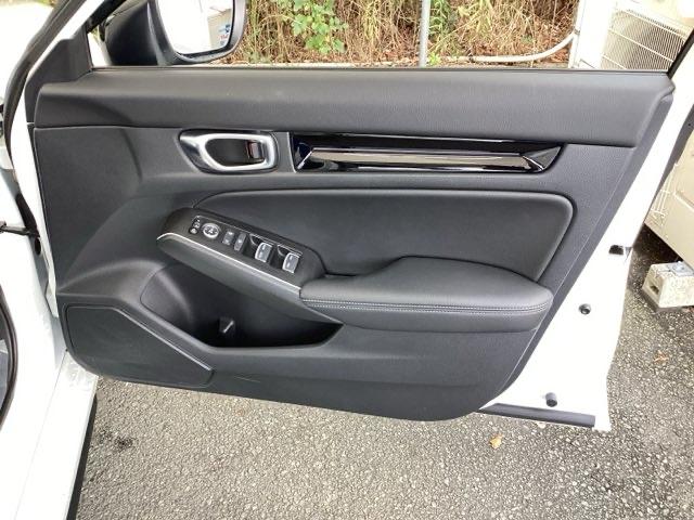 シビック e:HEVEX Google搭載ディスプレイオーディオ 衝突被害軽減ブレーキ Bカメラ シートヒーター ETC フルセグ LEDヘッドライト サイドカーテンエアバック サンルーフ オートライト パーキングセンサー(55枚目)