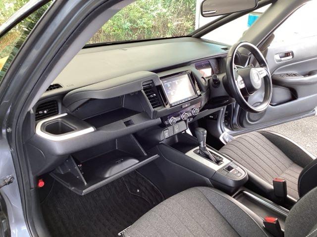 フィット e:HEVホーム 純正メモリーナビ ドラレコ リアカメラ 前後誤発進抑制機能 助手席エアバッグ 運転席エアバッグ アイドリングストップ LEDライト USB接続 バックカメラ ABS サイドエアバッグ フルセグTV(34枚目)