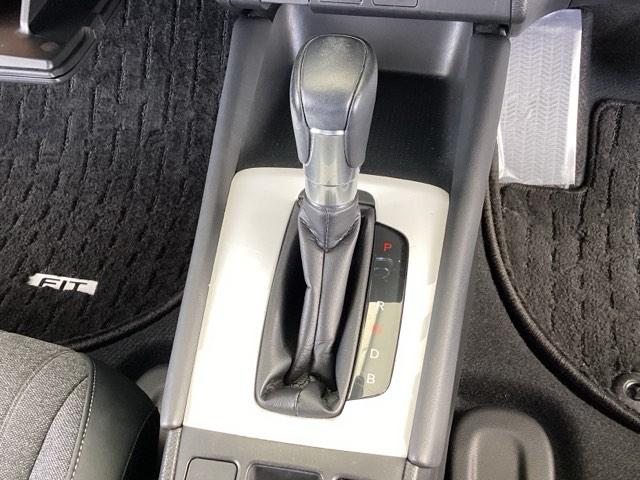 フィット e:HEVホーム 純正メモリーナビ ドラレコ リアカメラ 前後誤発進抑制機能 助手席エアバッグ 運転席エアバッグ アイドリングストップ LEDライト USB接続 バックカメラ ABS サイドエアバッグ フルセグTV(38枚目)