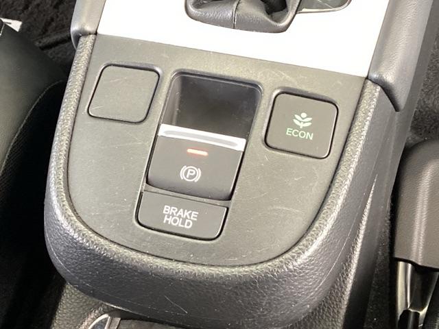 フィット e:HEVホーム 純正メモリーナビ ドラレコ リアカメラ 前後誤発進抑制機能 助手席エアバッグ 運転席エアバッグ アイドリングストップ LEDライト USB接続 バックカメラ ABS サイドエアバッグ フルセグTV(39枚目)