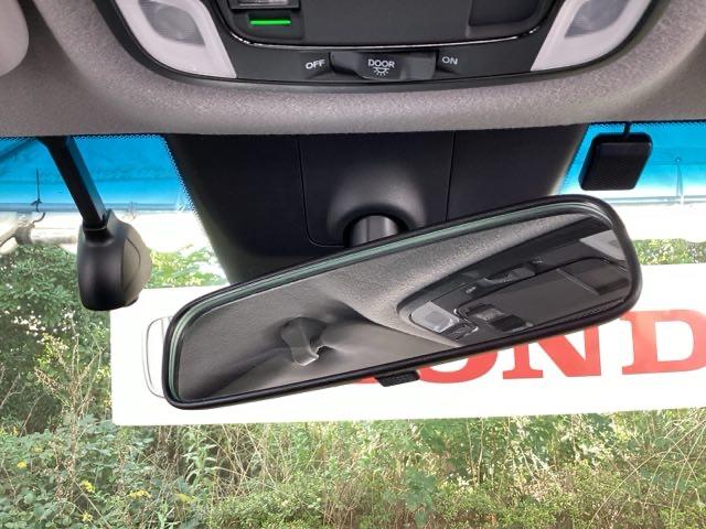 フィット e:HEVホーム 純正メモリーナビ ドラレコ リアカメラ 前後誤発進抑制機能 助手席エアバッグ 運転席エアバッグ アイドリングストップ LEDライト USB接続 バックカメラ ABS サイドエアバッグ フルセグTV(50枚目)