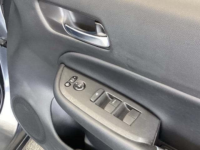 フィット e:HEVホーム 純正メモリーナビ ドラレコ リアカメラ 前後誤発進抑制機能 助手席エアバッグ 運転席エアバッグ アイドリングストップ LEDライト USB接続 バックカメラ ABS サイドエアバッグ フルセグTV(52枚目)