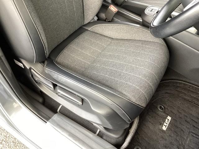 フィット e:HEVホーム 純正メモリーナビ ドラレコ リアカメラ 前後誤発進抑制機能 助手席エアバッグ 運転席エアバッグ アイドリングストップ LEDライト USB接続 バックカメラ ABS サイドエアバッグ フルセグTV(58枚目)