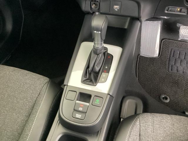 フィット e:HEVホーム 純正メモリーナビ ドラレコ リアカメラ 前後誤発進抑制機能 助手席エアバッグ 運転席エアバッグ アイドリングストップ LEDライト USB接続 バックカメラ ABS サイドエアバッグ フルセグTV(13枚目)