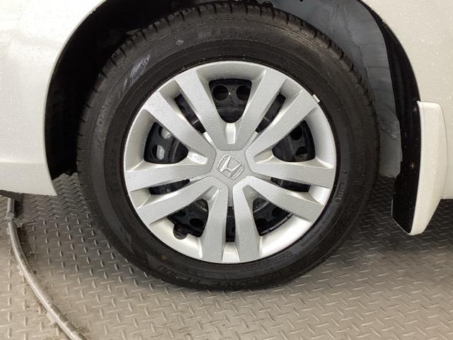 フィット e:HEVホーム 純正メモリーナビ ドラレコ リアカメラ 前後誤発進抑制機能 助手席エアバッグ 運転席エアバッグ アイドリングストップ LEDライト USB接続 バックカメラ ABS サイドエアバッグ フルセグTV(21枚目)