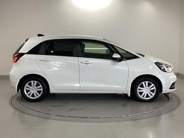 フィット e:HEVホーム 純正メモリーナビ ドラレコ リアカメラ 前後誤発進抑制機能 助手席エアバッグ 運転席エアバッグ アイドリングストップ LEDライト USB接続 バックカメラ ABS サイドエアバッグ フルセグTV(31枚目)