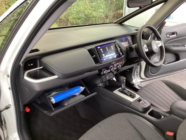 フィット e:HEVホーム 純正メモリーナビ ドラレコ リアカメラ 前後誤発進抑制機能 助手席エアバッグ 運転席エアバッグ アイドリングストップ LEDライト USB接続 バックカメラ ABS サイドエアバッグ フルセグTV(33枚目)