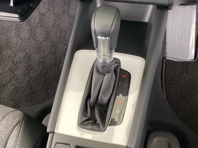 フィット e:HEVホーム 純正メモリーナビ ドラレコ リアカメラ 前後誤発進抑制機能 助手席エアバッグ 運転席エアバッグ アイドリングストップ LEDライト USB接続 バックカメラ ABS サイドエアバッグ フルセグTV(37枚目)