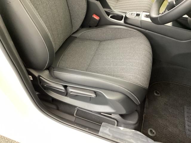 フィット e:HEVホーム 純正メモリーナビ ドラレコ リアカメラ 前後誤発進抑制機能 助手席エアバッグ 運転席エアバッグ アイドリングストップ LEDライト USB接続 バックカメラ ABS サイドエアバッグ フルセグTV(57枚目)