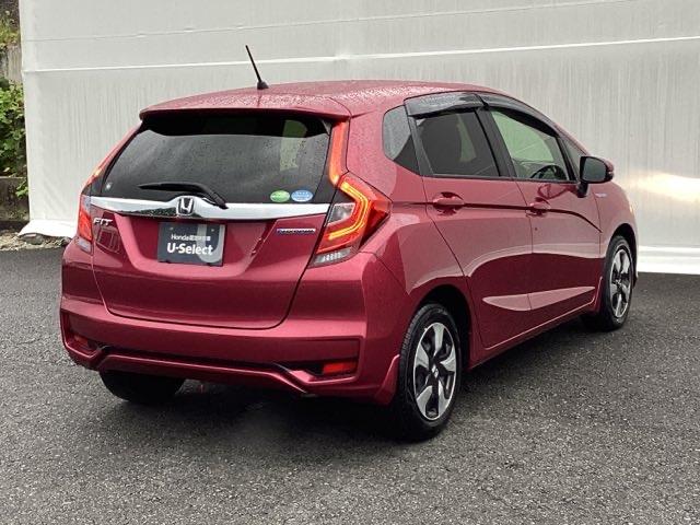 フィットハイブリッド Ｆコンフォートエディション　メモリーナビ　ＥＴＣ　リアカメラ　衝突軽減ブレーキ　シートヒータ　セキュリティアラーム　ＵＳＢ接続　スマキー　クルーズコントロール　リヤカメラ　横滑り防止機能　地デジ　ＡＢＳ　エアバッグ　キーレス（9枚目）