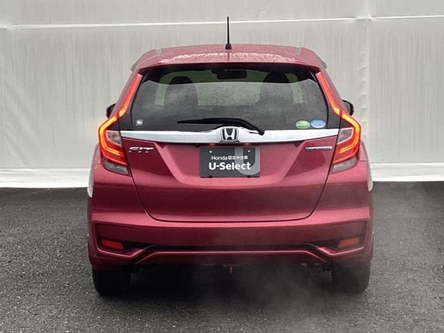 フィットハイブリッド Ｆコンフォートエディション　メモリーナビ　ＥＴＣ　リアカメラ　衝突軽減ブレーキ　シートヒータ　セキュリティアラーム　ＵＳＢ接続　スマキー　クルーズコントロール　リヤカメラ　横滑り防止機能　地デジ　ＡＢＳ　エアバッグ　キーレス（10枚目）