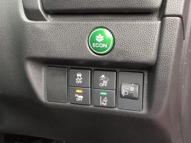 フィットハイブリッド Ｆコンフォートエディション　メモリーナビ　ＥＴＣ　リアカメラ　衝突軽減ブレーキ　シートヒータ　セキュリティアラーム　ＵＳＢ接続　スマキー　クルーズコントロール　リヤカメラ　横滑り防止機能　地デジ　ＡＢＳ　エアバッグ　キーレス（17枚目）