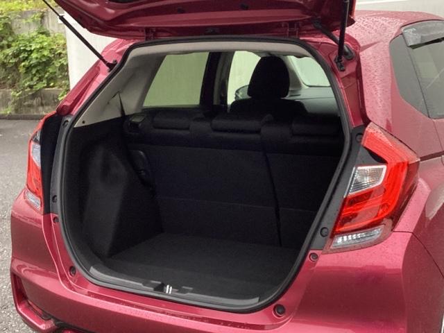 フィットハイブリッド Ｆコンフォートエディション　メモリーナビ　ＥＴＣ　リアカメラ　衝突軽減ブレーキ　シートヒータ　セキュリティアラーム　ＵＳＢ接続　スマキー　クルーズコントロール　リヤカメラ　横滑り防止機能　地デジ　ＡＢＳ　エアバッグ　キーレス（20枚目）