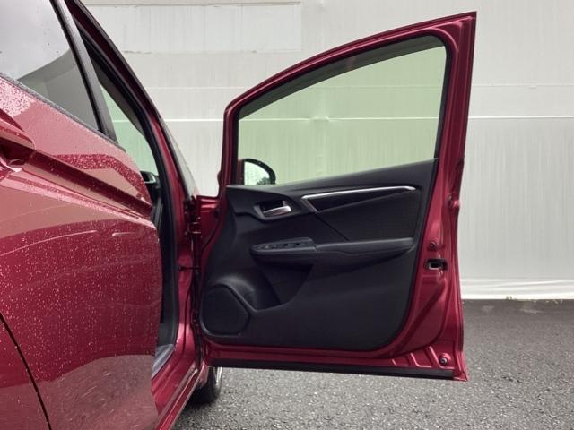 フィットハイブリッド Ｆコンフォートエディション　メモリーナビ　ＥＴＣ　リアカメラ　衝突軽減ブレーキ　シートヒータ　セキュリティアラーム　ＵＳＢ接続　スマキー　クルーズコントロール　リヤカメラ　横滑り防止機能　地デジ　ＡＢＳ　エアバッグ　キーレス（26枚目）