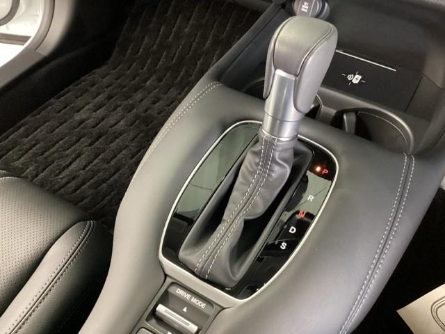 ZR-V Z ナビ BOSEプレミアムサウンドシステム Dレコ 盗難防止システム インテリキー カーテンエアバック 地デジ VSA Bカメラ クルコン USB エアコン ターボ 本革シ-ト クリアランスソナー(12枚目)