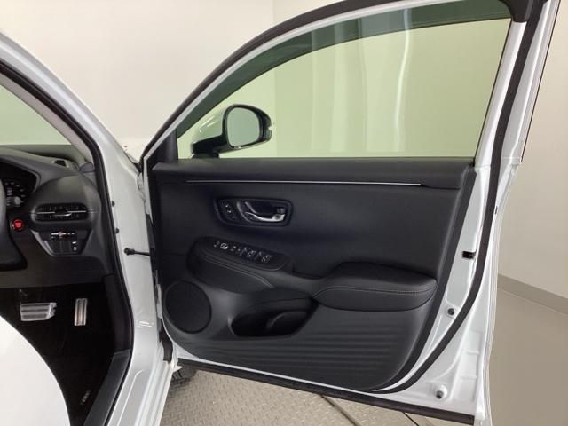 ZR-V Z ナビ BOSEプレミアムサウンドシステム Dレコ 盗難防止システム インテリキー カーテンエアバック 地デジ VSA Bカメラ クルコン USB エアコン ターボ 本革シ-ト クリアランスソナー(48枚目)