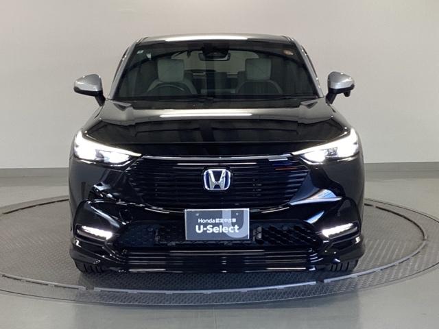 ヴェゼル e:HEVPLaY 試乗車 メモリーナビ リアカメラ ETC カーテンエアバッグ 盗難防止装置 アイドルストップ Pセンサー ABS ESC フルオートエアコン シートヒータ エアバッグ 禁煙 LEDヘッドライト 記録簿(7枚目)