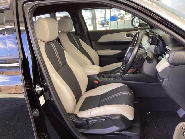 ヴェゼル e:HEVPLaY 試乗車 メモリーナビ リアカメラ ETC カーテンエアバッグ 盗難防止装置 アイドルストップ Pセンサー ABS ESC フルオートエアコン シートヒータ エアバッグ 禁煙 LEDヘッドライト 記録簿(18枚目)