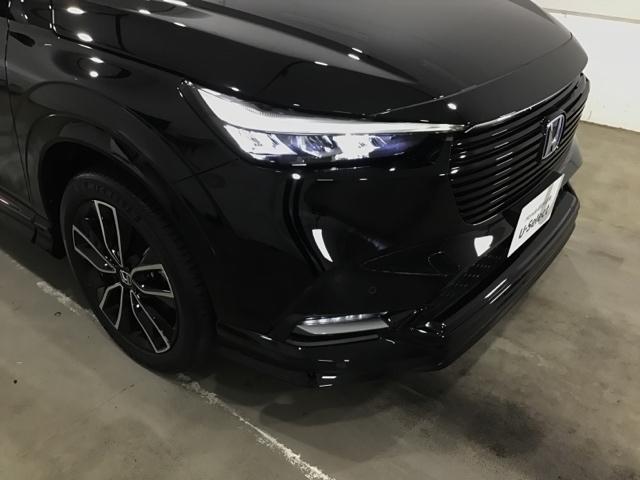 ヴェゼル e:HEVPLaY 試乗車 メモリーナビ リアカメラ ETC カーテンエアバッグ 盗難防止装置 アイドルストップ Pセンサー ABS ESC フルオートエアコン シートヒータ エアバッグ 禁煙 LEDヘッドライト 記録簿(23枚目)