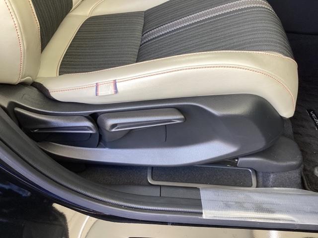 ヴェゼル e:HEVPLaY 試乗車 メモリーナビ リアカメラ ETC カーテンエアバッグ 盗難防止装置 アイドルストップ Pセンサー ABS ESC フルオートエアコン シートヒータ エアバッグ 禁煙 LEDヘッドライト 記録簿(25枚目)