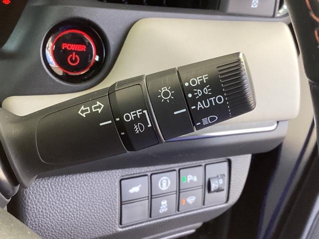 ヴェゼル e:HEVPLaY 試乗車 メモリーナビ リアカメラ ETC カーテンエアバッグ 盗難防止装置 アイドルストップ Pセンサー ABS ESC フルオートエアコン シートヒータ エアバッグ 禁煙 LEDヘッドライト 記録簿(35枚目)