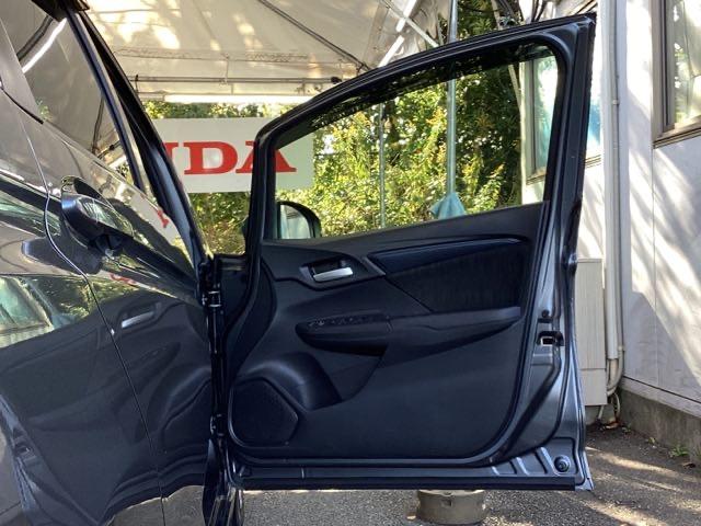 シャトル Gホンダセンシング メモリーナビ リアカメラ ETC 盗難警報装置 Rカメ スマートキー クルコン 横滑り防止 ナビTV パワーウィンドウ ABS LEDヘッドライト DVD再生 エアバッグ キーレス サイドエアバック(24枚目)