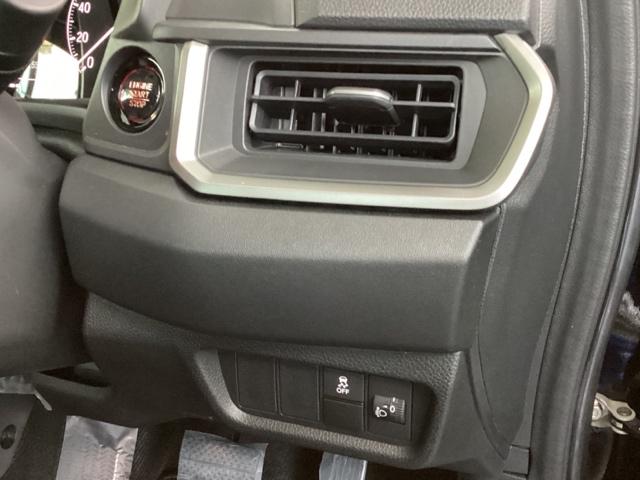 ＷＲ－Ｖ Ｚ＋　試乗車　メモリーナビ　ＥＴＣ　ドラレコ　追突軽減ブレーキ　フルセグテレビ　サイドエアバッグ　禁煙　ＵＳＢ　盗難防止システム　運転席エアバッグ　Ｂカメラ　クルコン　横滑り防止　ドライブレコーダー　記録簿（17枚目）