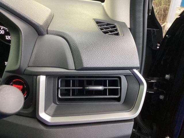 ＷＲ－Ｖ Ｚ＋　試乗車　メモリーナビ　ＥＴＣ　ドラレコ　追突軽減ブレーキ　フルセグテレビ　サイドエアバッグ　禁煙　ＵＳＢ　盗難防止システム　運転席エアバッグ　Ｂカメラ　クルコン　横滑り防止　ドライブレコーダー　記録簿（30枚目）