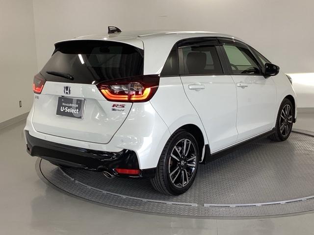 フィット e:HEVRS 試乗車 メモリーナビ ドラレコ ETC エアバッグ ナビ&TV パワーウィンドウ 助手席エアバッグ Dレコ フルセグテレビ LEDヘッドランプ セキュリティアラーム フルオートエアコン 禁煙 USB(7枚目)