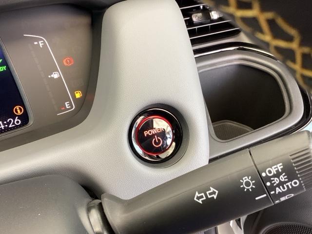 フィット e:HEVRS 試乗車 メモリーナビ ドラレコ ETC エアバッグ ナビ&TV パワーウィンドウ 助手席エアバッグ Dレコ フルセグテレビ LEDヘッドランプ セキュリティアラーム フルオートエアコン 禁煙 USB(15枚目)