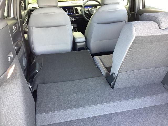 フィット e:HEVRS 試乗車 メモリーナビ ドラレコ ETC エアバッグ ナビ&TV パワーウィンドウ 助手席エアバッグ Dレコ フルセグテレビ LEDヘッドランプ セキュリティアラーム フルオートエアコン 禁煙 USB(21枚目)