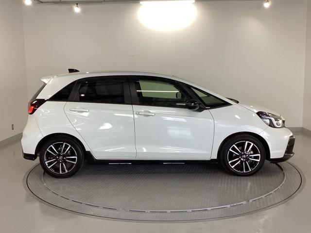 フィット e:HEVRS 試乗車 メモリーナビ ドラレコ ETC エアバッグ ナビ&TV パワーウィンドウ 助手席エアバッグ Dレコ フルセグテレビ LEDヘッドランプ セキュリティアラーム フルオートエアコン 禁煙 USB(29枚目)