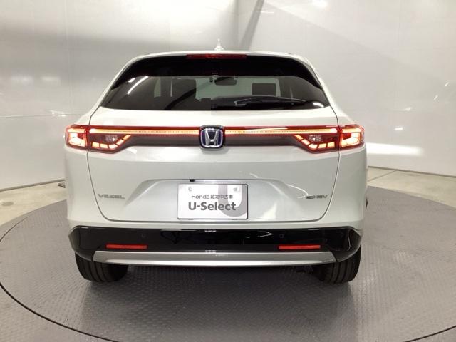 ヴェゼル ｅ：ＨＥＶＺ　メモリーナビ　ドラレコ　ＥＴＣ　衝突回避支援ブレーキ機能　スマキ　Ｐトランク　フルオートエアコン　Ｄレコ　エアバッグ　両席エアバック　Ｒカメ　パワーウィンドウ　ＬＥＤランプ　ソナー　クルーズＣ　ＵＳＢ（9枚目）