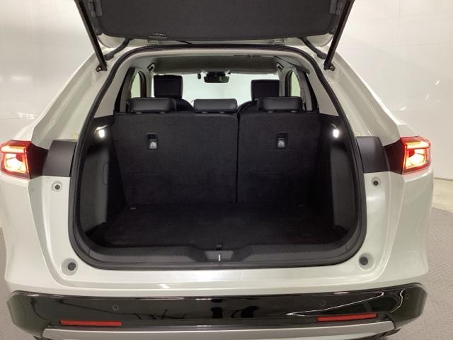 ヴェゼル ｅ：ＨＥＶＺ　メモリーナビ　ドラレコ　ＥＴＣ　衝突回避支援ブレーキ機能　スマキ　Ｐトランク　フルオートエアコン　Ｄレコ　エアバッグ　両席エアバック　Ｒカメ　パワーウィンドウ　ＬＥＤランプ　ソナー　クルーズＣ　ＵＳＢ（22枚目）