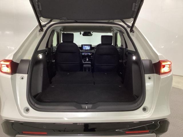 ヴェゼル ｅ：ＨＥＶＺ　メモリーナビ　ドラレコ　ＥＴＣ　衝突回避支援ブレーキ機能　スマキ　Ｐトランク　フルオートエアコン　Ｄレコ　エアバッグ　両席エアバック　Ｒカメ　パワーウィンドウ　ＬＥＤランプ　ソナー　クルーズＣ　ＵＳＢ（23枚目）