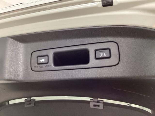 ヴェゼル ｅ：ＨＥＶＺ　メモリーナビ　ドラレコ　ＥＴＣ　衝突回避支援ブレーキ機能　スマキ　Ｐトランク　フルオートエアコン　Ｄレコ　エアバッグ　両席エアバック　Ｒカメ　パワーウィンドウ　ＬＥＤランプ　ソナー　クルーズＣ　ＵＳＢ（24枚目）