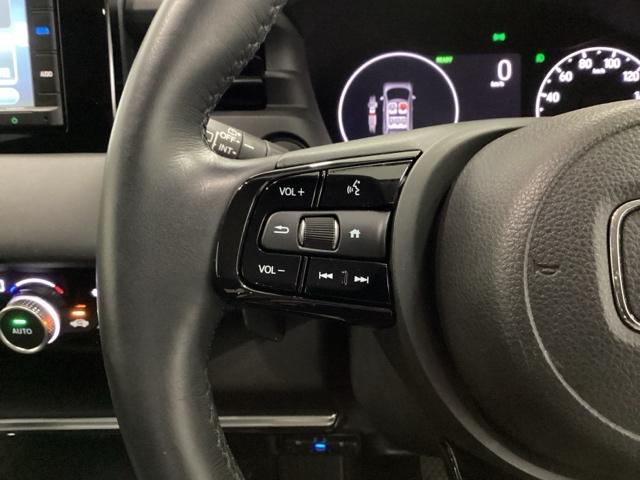 ヴェゼル ｅ：ＨＥＶＺ　メモリーナビ　ドラレコ　ＥＴＣ　衝突回避支援ブレーキ機能　スマキ　Ｐトランク　フルオートエアコン　Ｄレコ　エアバッグ　両席エアバック　Ｒカメ　パワーウィンドウ　ＬＥＤランプ　ソナー　クルーズＣ　ＵＳＢ（35枚目）