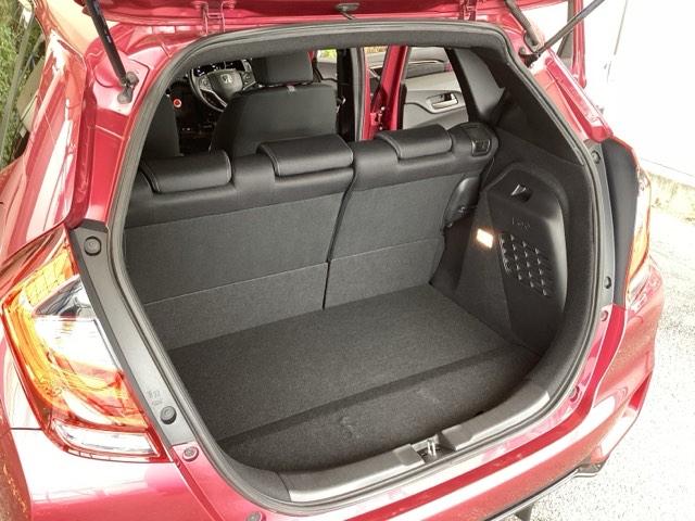 フィットハイブリッド Ｓホンダセンシング　純正メモリーナビ　ドラレコ　リアカメラ　スマ－トキ－　ナビＴＶ　アクティブクルーズコントロール　パワーウインドウ　ドライブレコーダ　サイドエアバック　ＤＶＤ再生　パワーステアリング　整備記録簿　ＡＢＳ（18枚目）