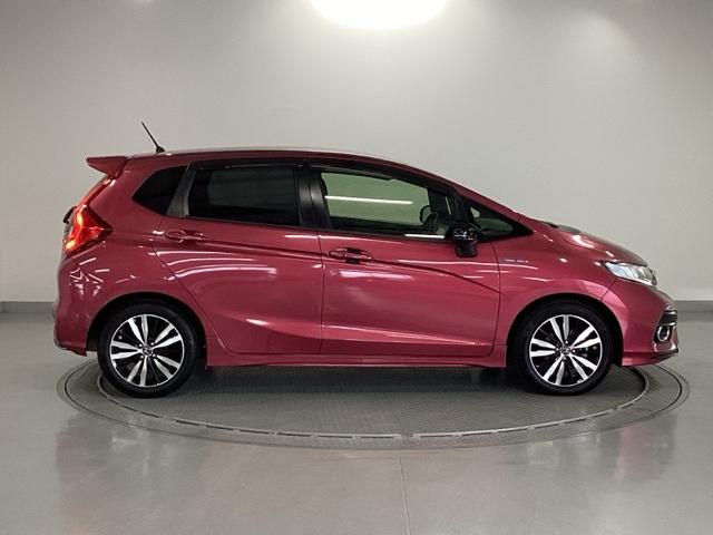 フィットハイブリッド Ｓホンダセンシング　純正メモリーナビ　ドラレコ　リアカメラ　スマ－トキ－　ナビＴＶ　アクティブクルーズコントロール　パワーウインドウ　ドライブレコーダ　サイドエアバック　ＤＶＤ再生　パワーステアリング　整備記録簿　ＡＢＳ（32枚目）