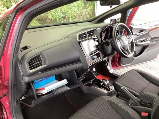 フィットハイブリッド Ｓホンダセンシング　純正メモリーナビ　ドラレコ　リアカメラ　スマ－トキ－　ナビＴＶ　アクティブクルーズコントロール　パワーウインドウ　ドライブレコーダ　サイドエアバック　ＤＶＤ再生　パワーステアリング　整備記録簿　ＡＢＳ（34枚目）