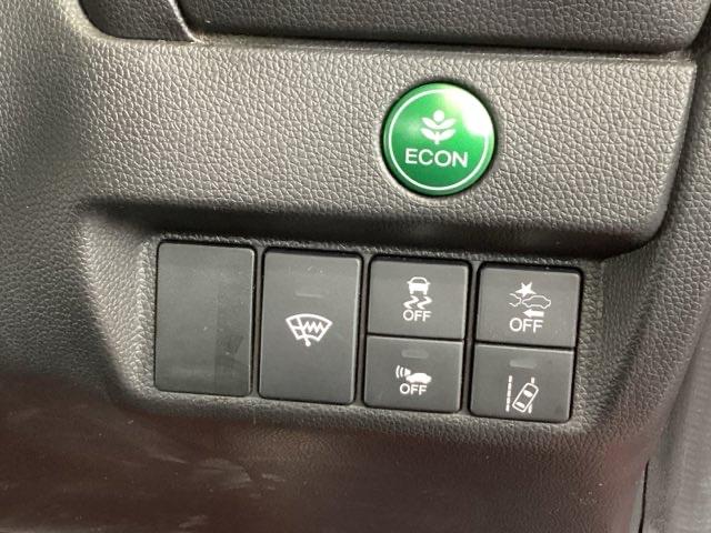 フィットハイブリッド Ｓホンダセンシング　純正メモリーナビ　ドラレコ　リアカメラ　スマ－トキ－　ナビＴＶ　アクティブクルーズコントロール　パワーウインドウ　ドライブレコーダ　サイドエアバック　ＤＶＤ再生　パワーステアリング　整備記録簿　ＡＢＳ（44枚目）