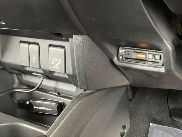 フィットハイブリッド Ｓホンダセンシング　純正メモリーナビ　ドラレコ　リアカメラ　スマ－トキ－　ナビＴＶ　アクティブクルーズコントロール　パワーウインドウ　ドライブレコーダ　サイドエアバック　ＤＶＤ再生　パワーステアリング　整備記録簿　ＡＢＳ（45枚目）