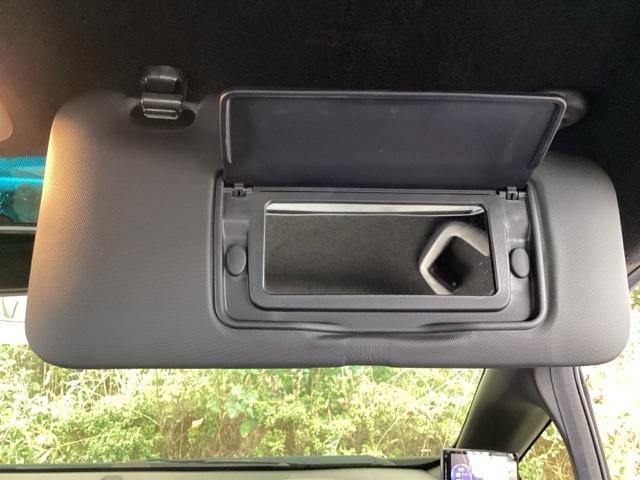 フィットハイブリッド Ｓホンダセンシング　純正メモリーナビ　ドラレコ　リアカメラ　スマ－トキ－　ナビＴＶ　アクティブクルーズコントロール　パワーウインドウ　ドライブレコーダ　サイドエアバック　ＤＶＤ再生　パワーステアリング　整備記録簿　ＡＢＳ（47枚目）