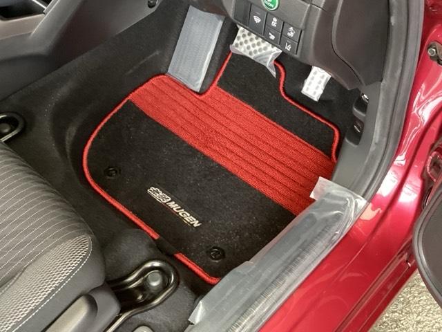 フィットハイブリッド Ｓホンダセンシング　純正メモリーナビ　ドラレコ　リアカメラ　スマ－トキ－　ナビＴＶ　アクティブクルーズコントロール　パワーウインドウ　ドライブレコーダ　サイドエアバック　ＤＶＤ再生　パワーステアリング　整備記録簿　ＡＢＳ（52枚目）