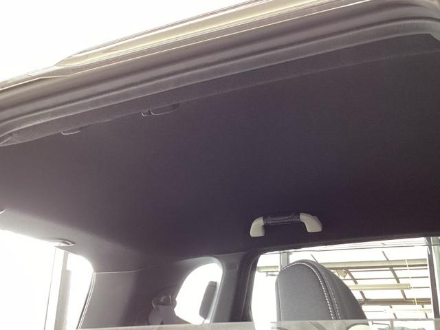 フィットハイブリッド Ｓホンダセンシング　純正メモリーナビ　ドラレコ　リアカメラ　スマ－トキ－　ナビＴＶ　アクティブクルーズコントロール　パワーウインドウ　ドライブレコーダ　サイドエアバック　ＤＶＤ再生　パワーステアリング　整備記録簿　ＡＢＳ（54枚目）