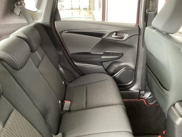 フィットハイブリッド Ｓホンダセンシング　純正メモリーナビ　ドラレコ　リアカメラ　スマ－トキ－　ナビＴＶ　アクティブクルーズコントロール　パワーウインドウ　ドライブレコーダ　サイドエアバック　ＤＶＤ再生　パワーステアリング　整備記録簿　ＡＢＳ（58枚目）