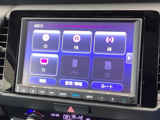 フィット ベーシック　純正メモリナビ　衝突低減ブレーキ　ＥＴＣ　アイスト　衝突軽減　ＤＶＤ再生　クリアランスソナー　ＶＳＡ　地デジ　オートエアコン　ＵＳＢ接続　イモビライザー　ＡＵＴＯライト　クルーズコントロール　キーレス（11枚目）